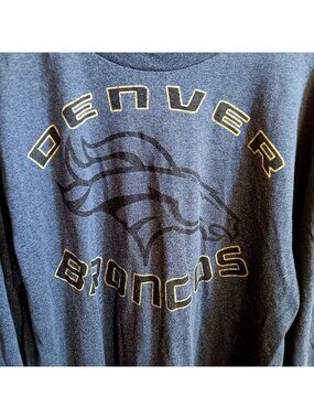 Large Denver Broncos T-shirt NFL Team Apparel Long Sleeve Shirt Large Blue Logo